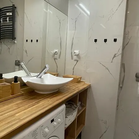Home3city White Pearl Apartment